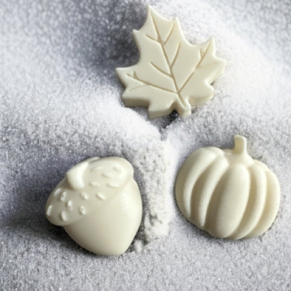 Fall Pumpkin, Acorn & Maple Leaves Goats Milk Hand Crafted Soap - Bundle of 3 - Picture 3 of 8